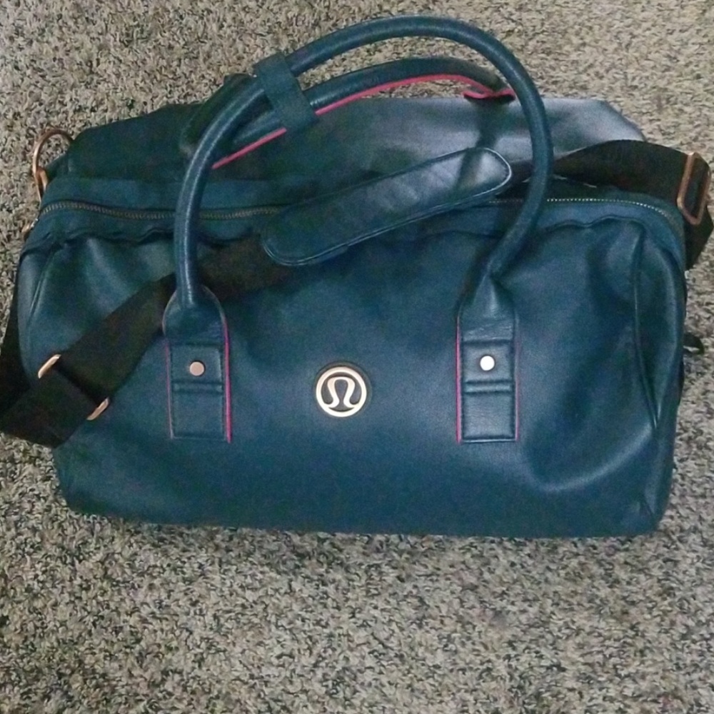 Lululemon gym bag